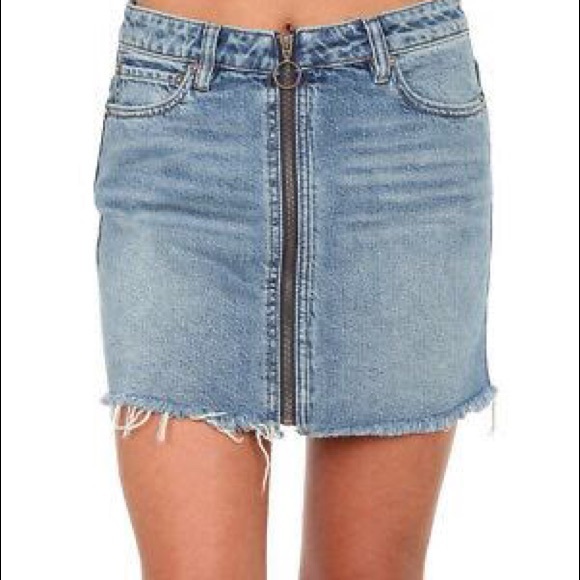 Free People Dresses & Skirts - Free People mini skirt denim jean zipper size 2 or 26